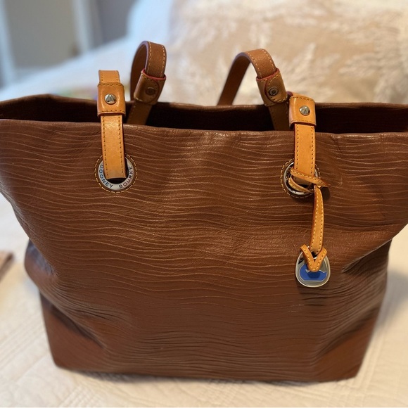 Dooney & Bourke Leather Convertible Large Tote Includes hangtag - Picture 3 of 12